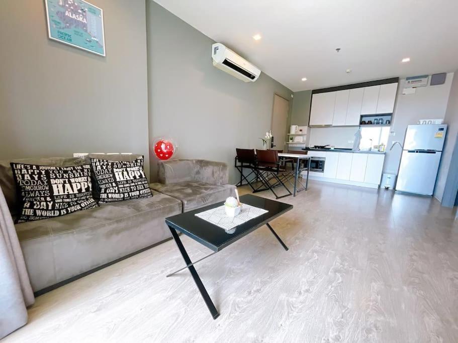 Base Central Pattaya Huge 2Bed King&Queen With Infinity Pool & Free Netflix! Apartment Exterior photo